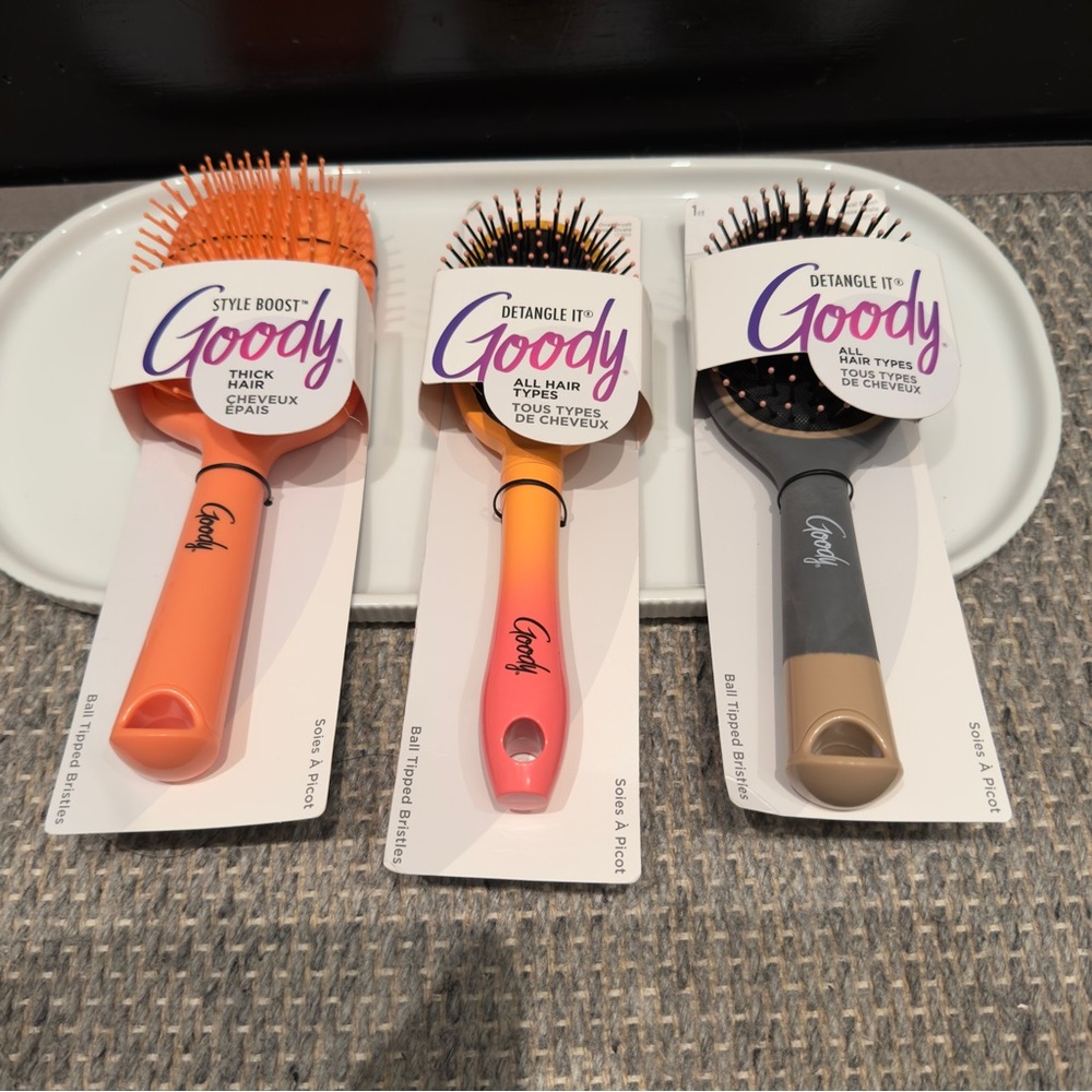 NWT- Goody Detangle It Brush 3 Set Orange, Orange- Pink & Cream - Gray